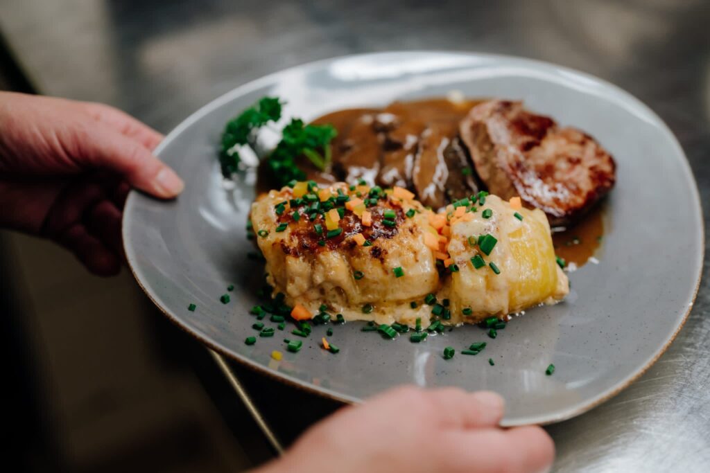 Frisch gekochtes bayerisches Gericht